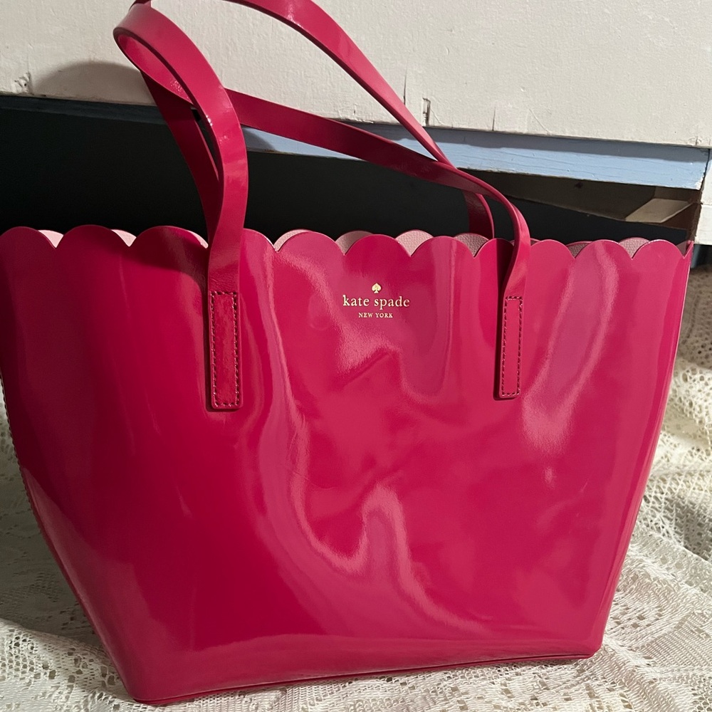 Kate Spade Tote W/ Scalloped Edges